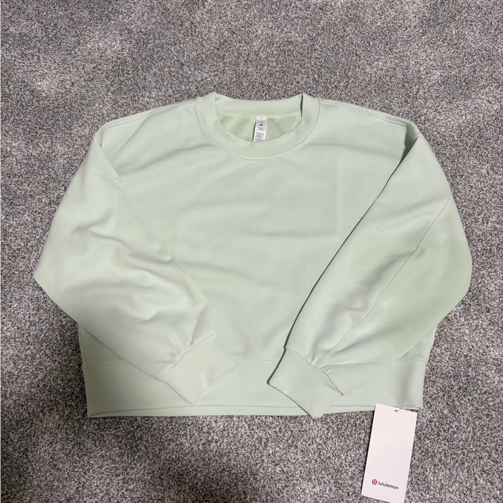 NWT Lululemon Softstreme Perfectly Oversized Cropped Crew Kohlrabi Green - Picture 2 of 7